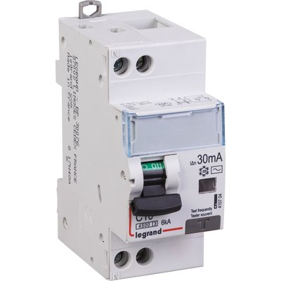 Disjoncteur différentiel dx³ 4500 - vis/vis -u+n 230v~ 10a - typeac - 30ma - 6ka -courbe c - 2m - ref.410704. materiel.ci - Côte d'Ivoire, votre boutique en ligne de confiance pour des solutions de quincaillerie en Côte d'Ivoire. découvrez notre assortiment complet et commandez facilement.