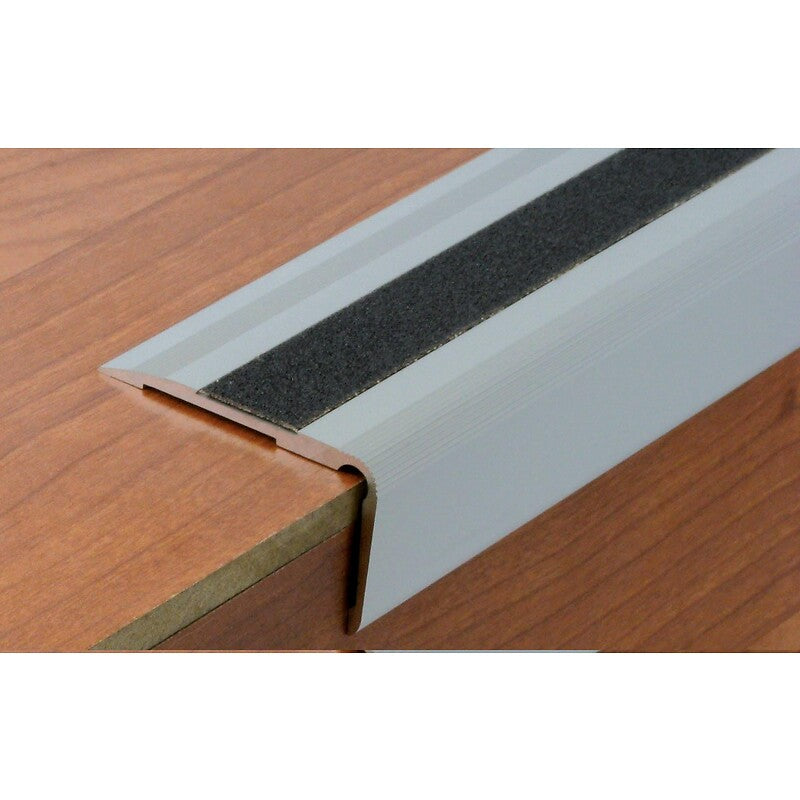 Nez de marche en aluminium pour usage tertiaire intérieur modèle 3t à bande - pose en applique avec adhésifs. materiel.ci - Côte d'Ivoire, c'est la commodité d'une boutique en ligne avec la qualité d'un service professionnel en Côte d'Ivoire. découvrez notre gamme complète d'outils et de matériaux.