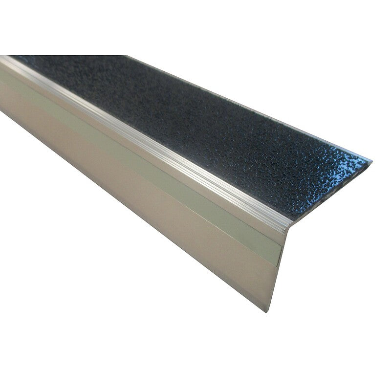Nez de marche wacces avec anti-dérapant large - à visser - longueur 3 m - 60 x 46 mm. pour une quincaillerie de qualité en Côte d'Ivoire, faites confiance à materiel.ci - Côte d'Ivoire, votre boutique en ligne. des produits sélectionnés avec soin et un service exceptionnel.