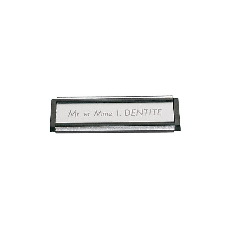 Plaque d'identité pour porte finition noir filet argent. materiel.ci - Côte d'Ivoire est votre boutique en ligne de référence pour tous vos besoins en quincaillerie en Côte d'Ivoire. découvrez une large gamme de produits de qualité pour vos projets de construction et de rénovation.