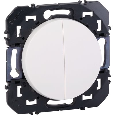 Poussoir dooxie - double - 6a 250v~ - blanc - réf.600008. materiel.ci - Côte d'Ivoire simplifie vos achats de quincaillerie avec une boutique en ligne pratique en Côte d'Ivoire. découvrez notre large gamme de produits et commandez en toute sécurité.