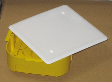 Boîte de dérivation " batik " cloison séche 120x120x40 mm. disponible abidjan cote d'ivoire.