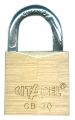 CADENAS LAITON CITADEL CB20C LARGEUR 20 MM 2 CLÉS. Découvrez Quincaillerie Sénégalaise, votre boutique en ligne spécialisée dans le bâtiment, la plomberie, et l'équipement industriel. Profitez de notre expertise pour réussir vos projets. Nos produits sont conçus pour durer.