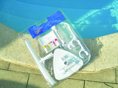 KIT D'ENTRETIEN BLANC DE NETTOYAGE PISCINE. Quincaillerie Sénégalaise est votre partenaire fiable pour vos besoins en outillage, plomberie et fournitures de bâtiment. Profitez de notre expertise et de nos prix compétitifs. Achetez en ligne en quelques clics.