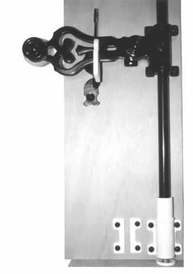 Verrou baïonnette bas pour espagnolette rainurée composite noir​ ​​ ​. disponible abidjan cote d'ivoire.